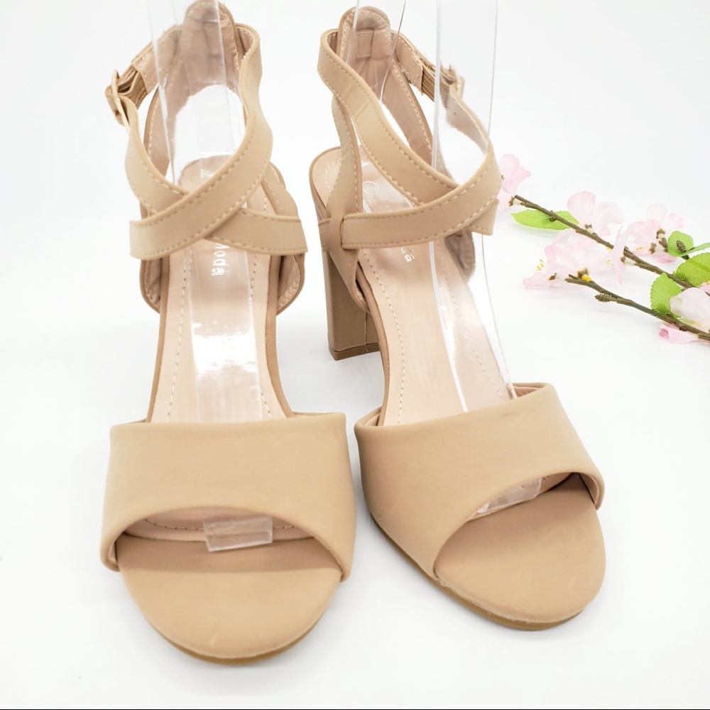 Beige Block Heel Sandal with ankle strap - Picture 5 of 6